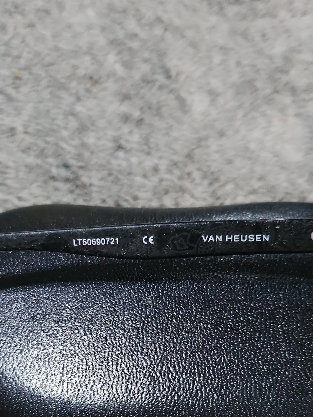 Mens Van Heusen H165